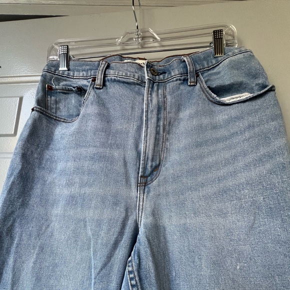 Abercrombie and Fitch Ultra High Rise 90s Straight Jean
Size 30/10 - Picture 10 of 11